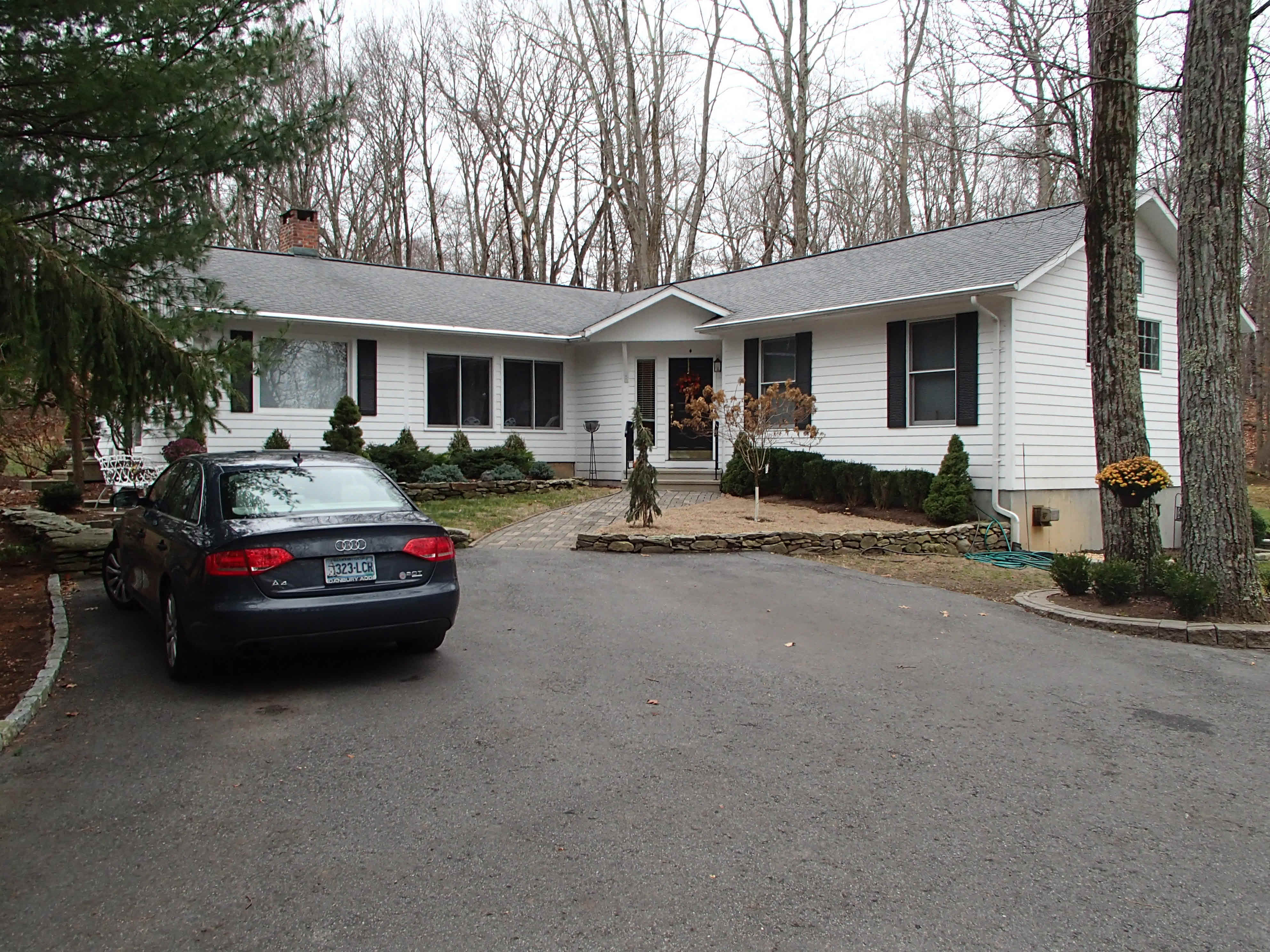 Building photograph for 119 SKYLINE RIDGE RD